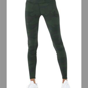 Alo Yoga HIGH-WAIST CAMO VAPOR LEGGING Size Small
